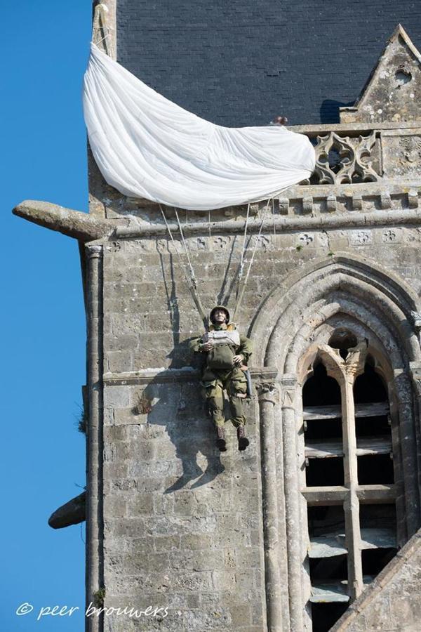 Gite De La Place De L'Eglise Sainte-Mère-Église Екстериор снимка