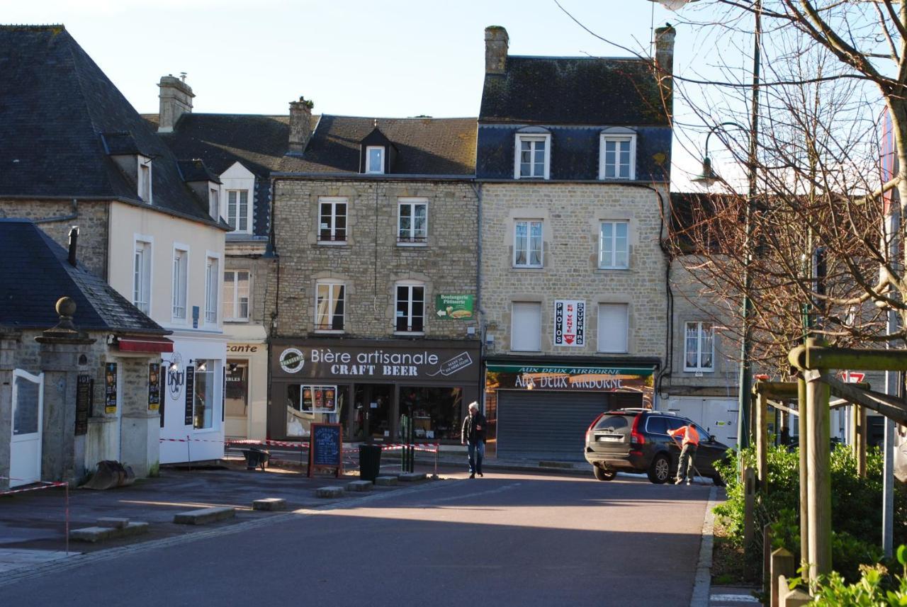 Gite De La Place De L'Eglise Sainte-Mère-Église Екстериор снимка