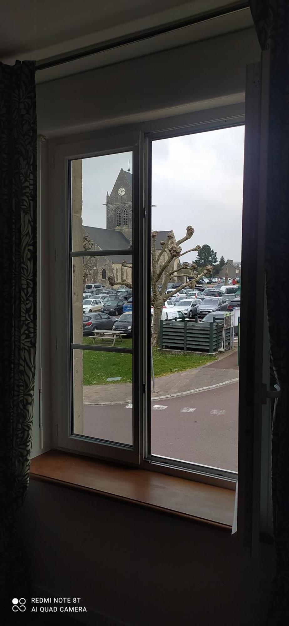 Gite De La Place De L'Eglise Sainte-Mère-Église Екстериор снимка